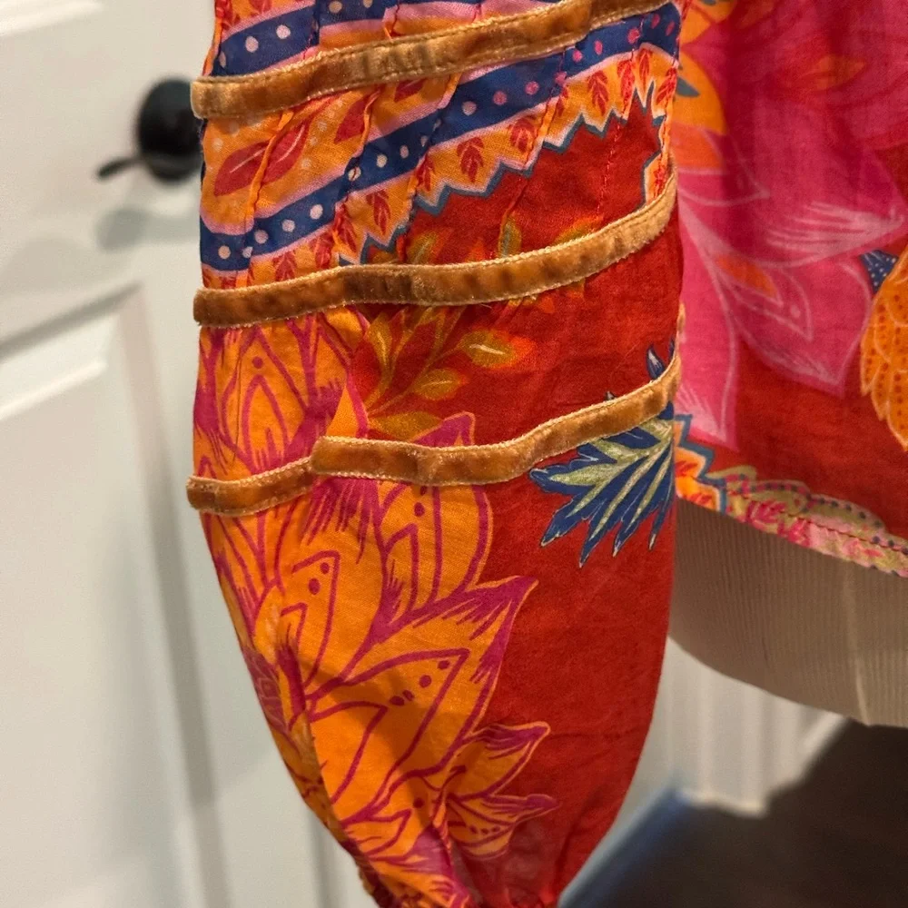 FARM Rio Red Pink Orange Floral Ruffled Button-Front Blouse